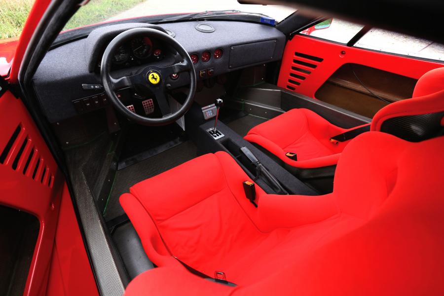 Интерьер Ferrari F40 1987 года  (фото 15 из 127)
